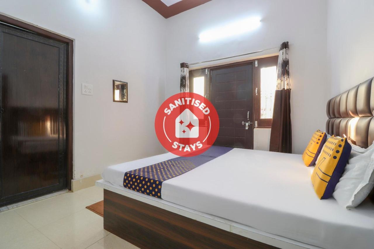 SPOT ON 75178 Hotel Arman Roorkee Buitenkant foto