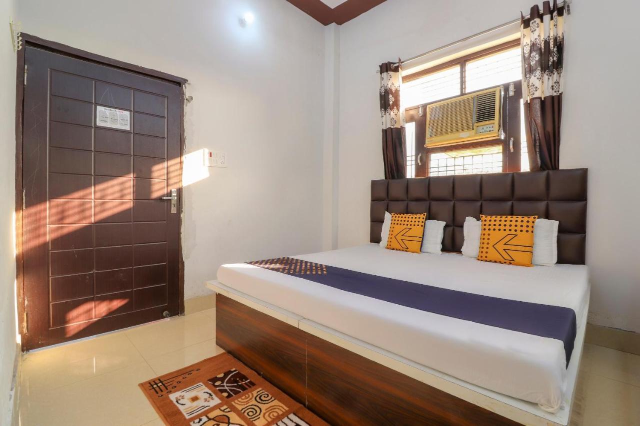 SPOT ON 75178 Hotel Arman Roorkee Buitenkant foto