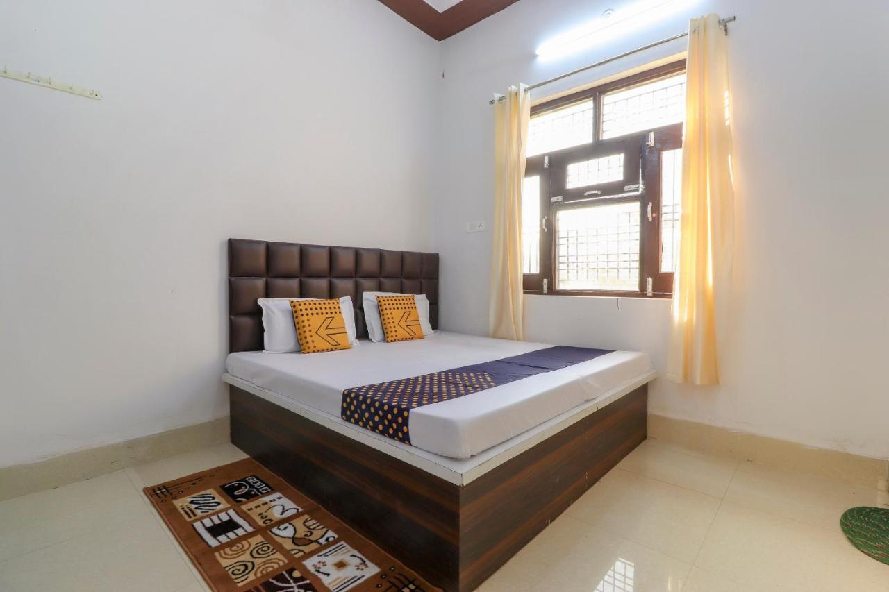 SPOT ON 75178 Hotel Arman Roorkee Buitenkant foto