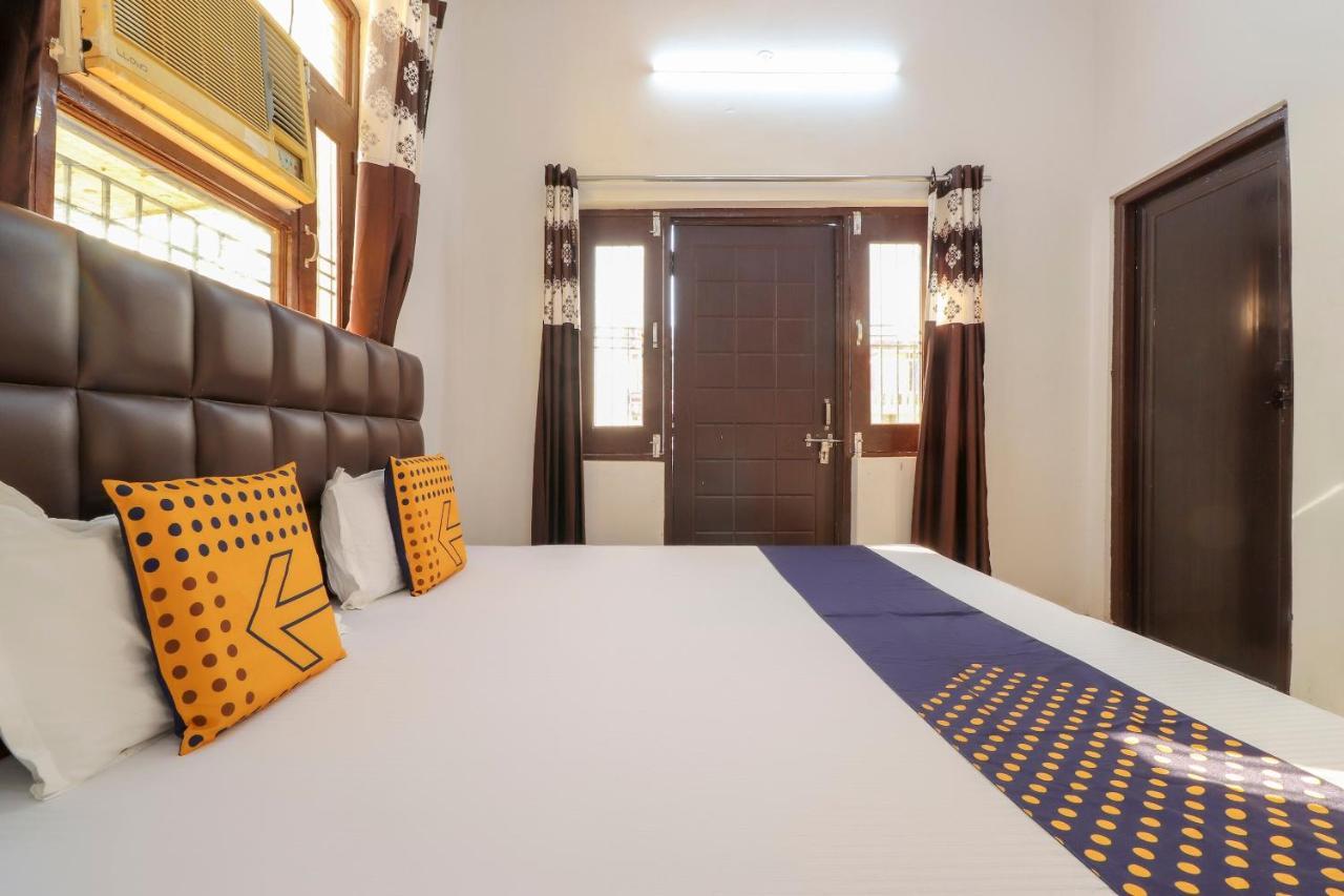 SPOT ON 75178 Hotel Arman Roorkee Buitenkant foto