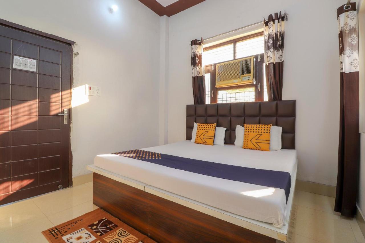 SPOT ON 75178 Hotel Arman Roorkee Buitenkant foto