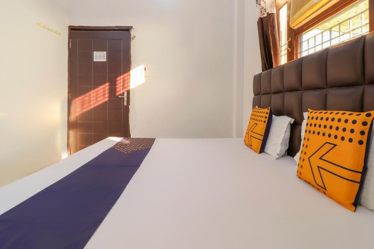 SPOT ON 75178 Hotel Arman Roorkee Buitenkant foto