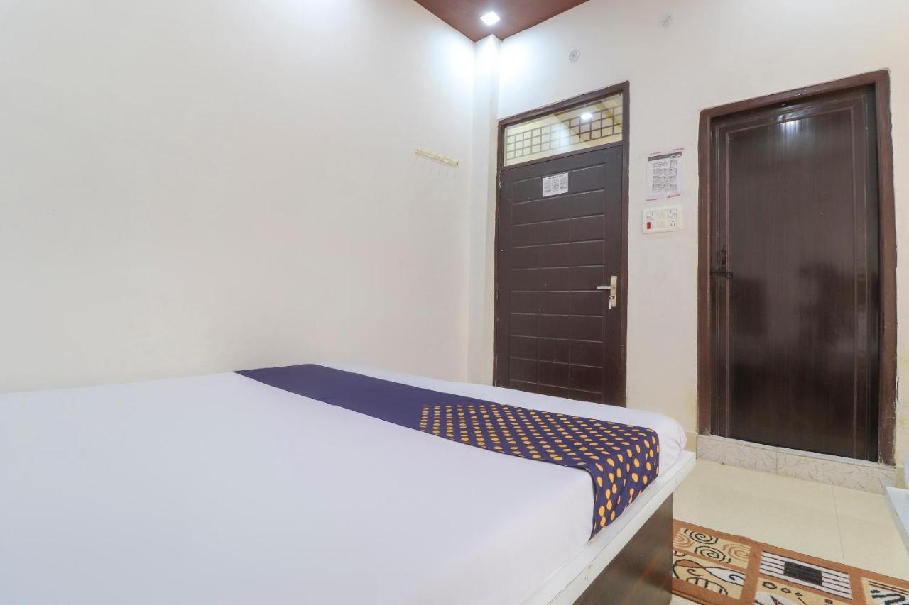 SPOT ON 75178 Hotel Arman Roorkee Buitenkant foto